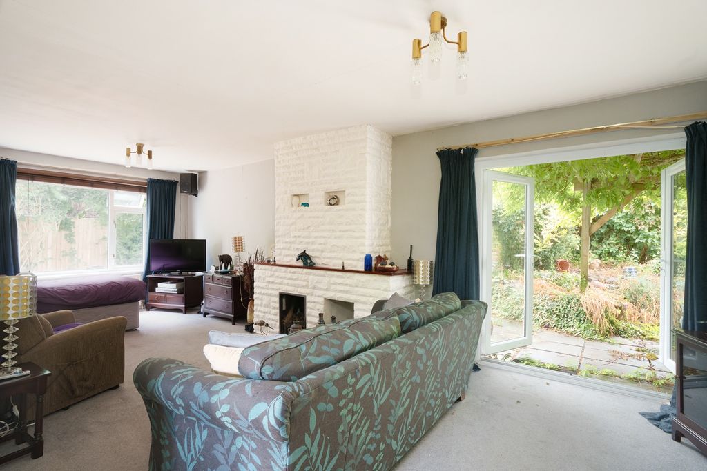 Property photo 2 of 20 5216534