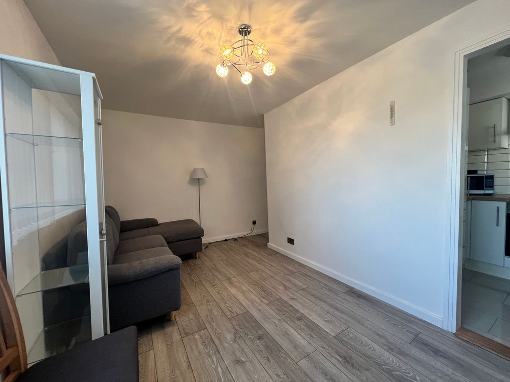 Property photo 3 of 7 Img_1571