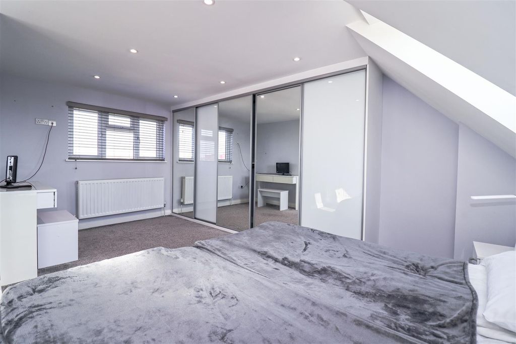 Property photo 3 of 34 B4_Img_2670.Jpg