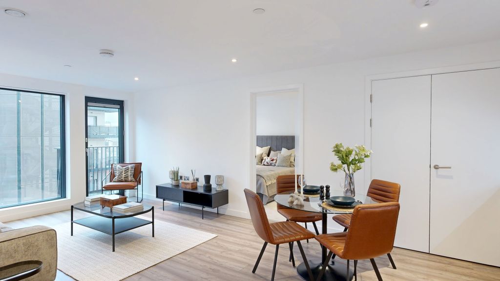 Property photo 2 of 8