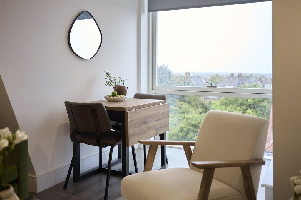 Property photo 3 of 10 Reception