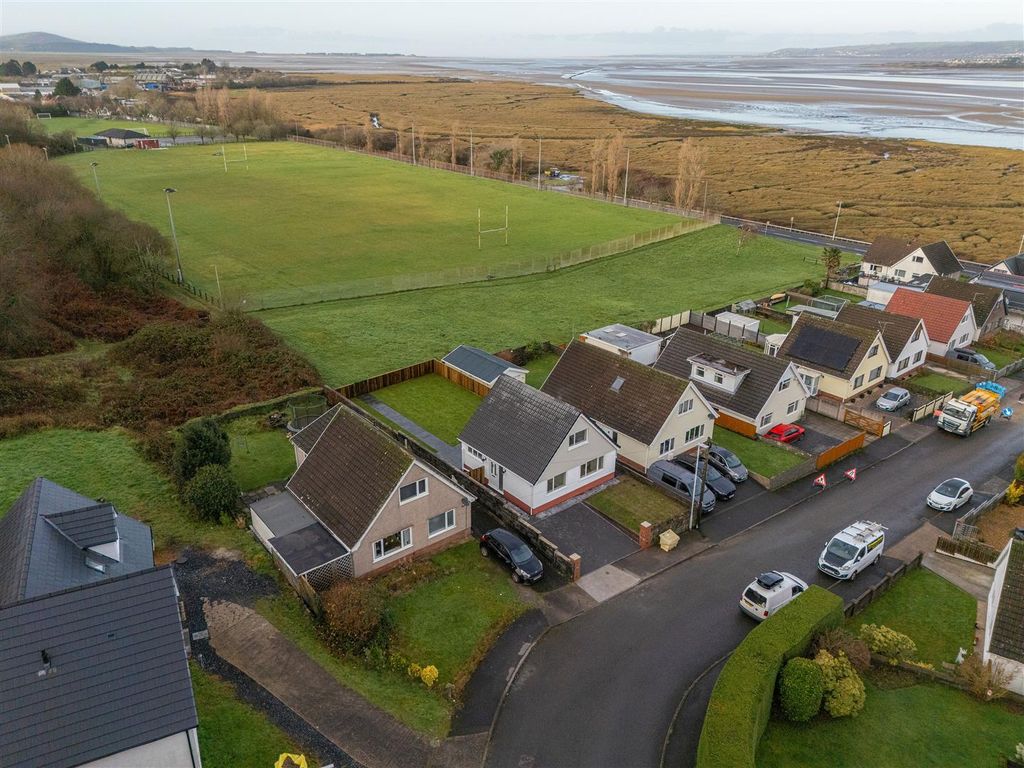 Property photo 2 of 44