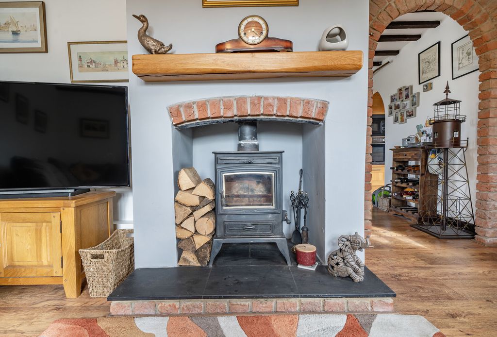 Property photo 3 of 17 1345913-11-68Bb2F...