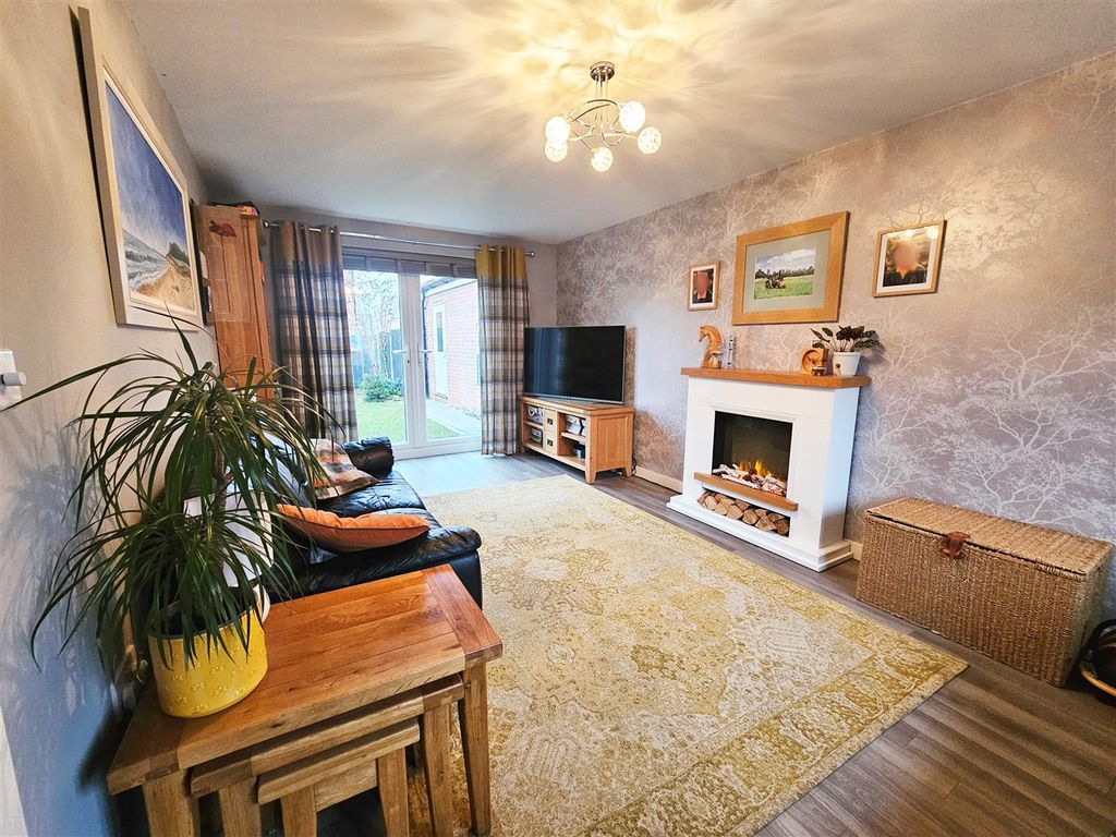 Property photo 3 of 16 1000089899.Jpg