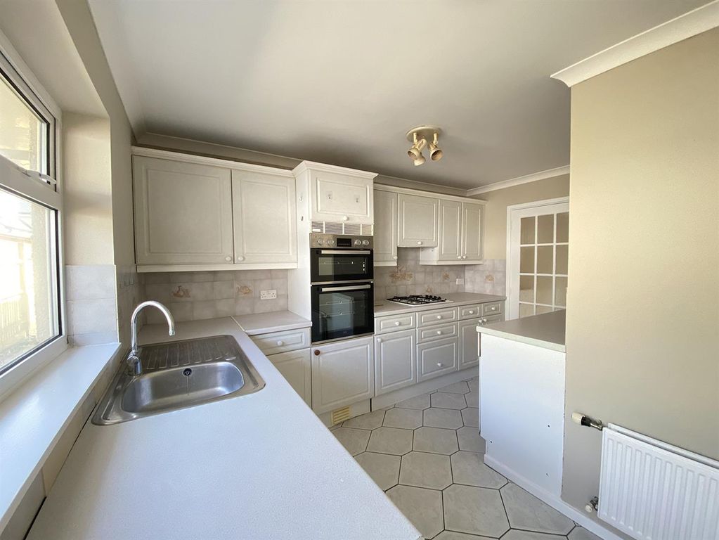 Property photo 2 of 12 Kitchen 1.Jpg