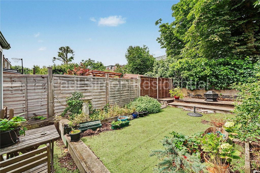 Property photo 2 of 10 Picture No. 11