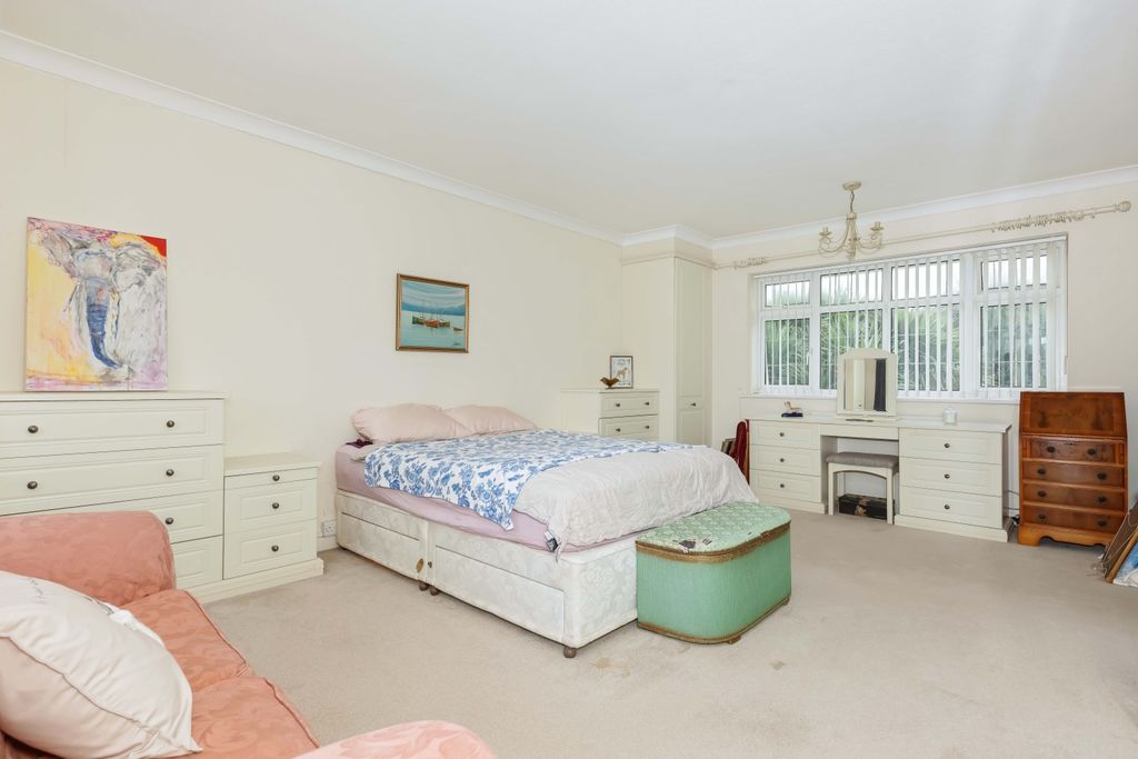 Property photo 3 of 34 Oval Way_6