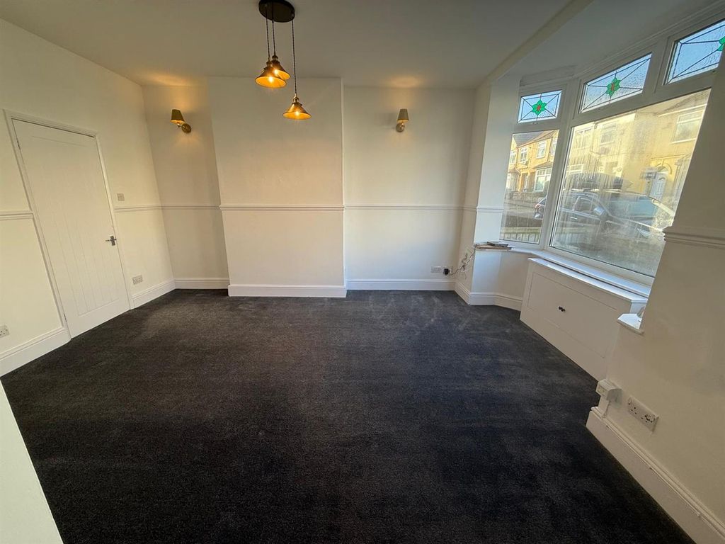 Property photo 2 of 11 Living Room.Jpeg