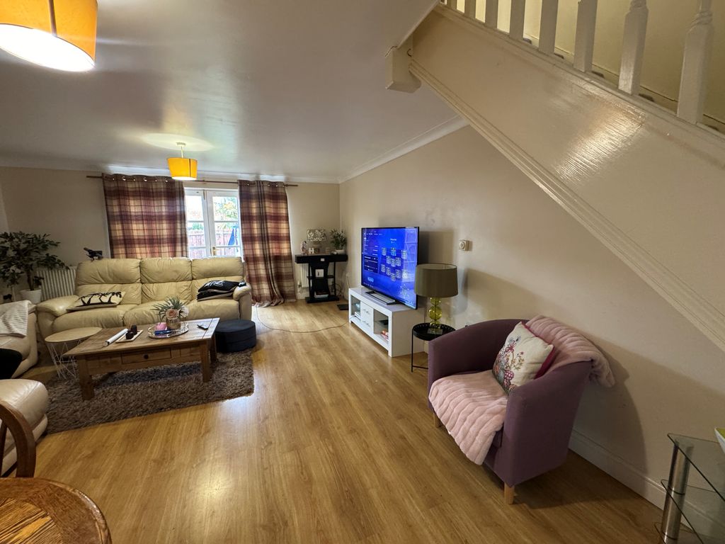 Property photo 2 of 12
