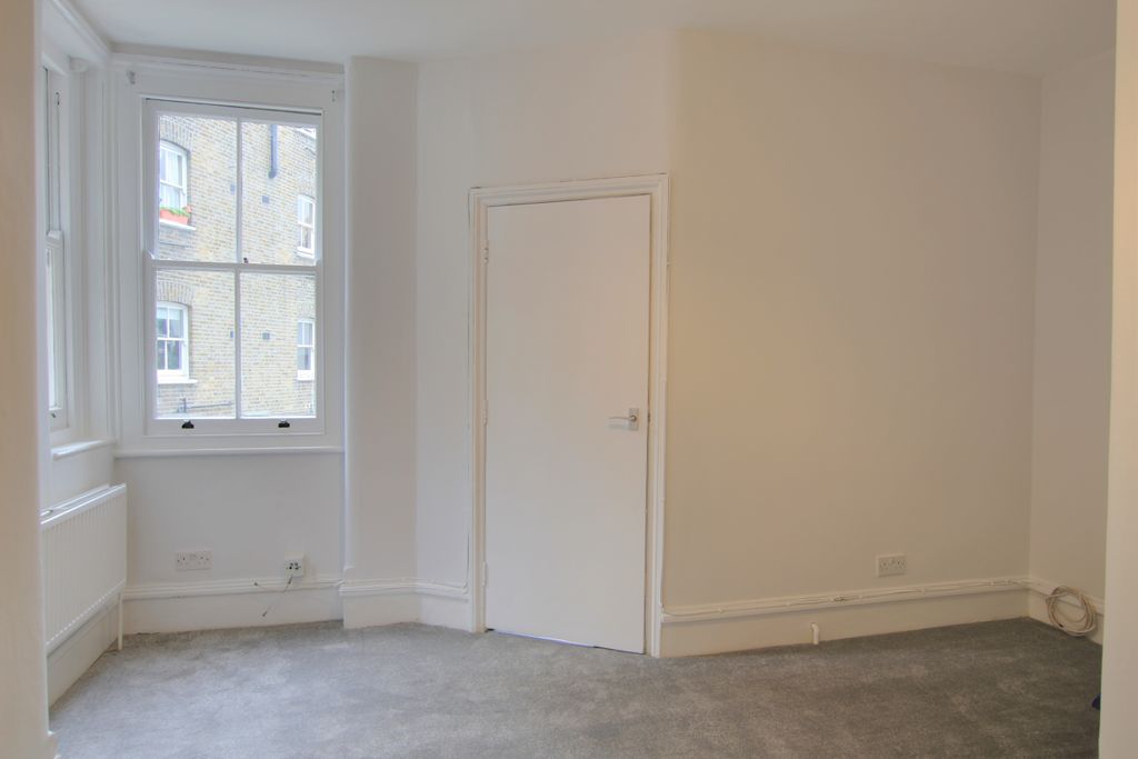 Property photo 3 of 6 3 Lounge Angle 2.Jpg