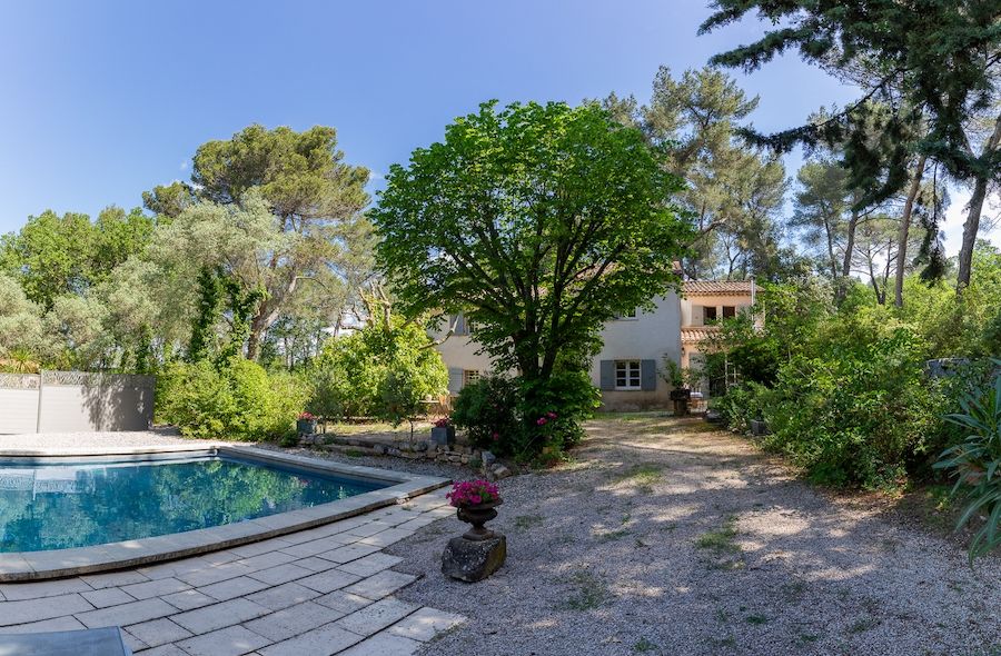 Property photo 2 of 24