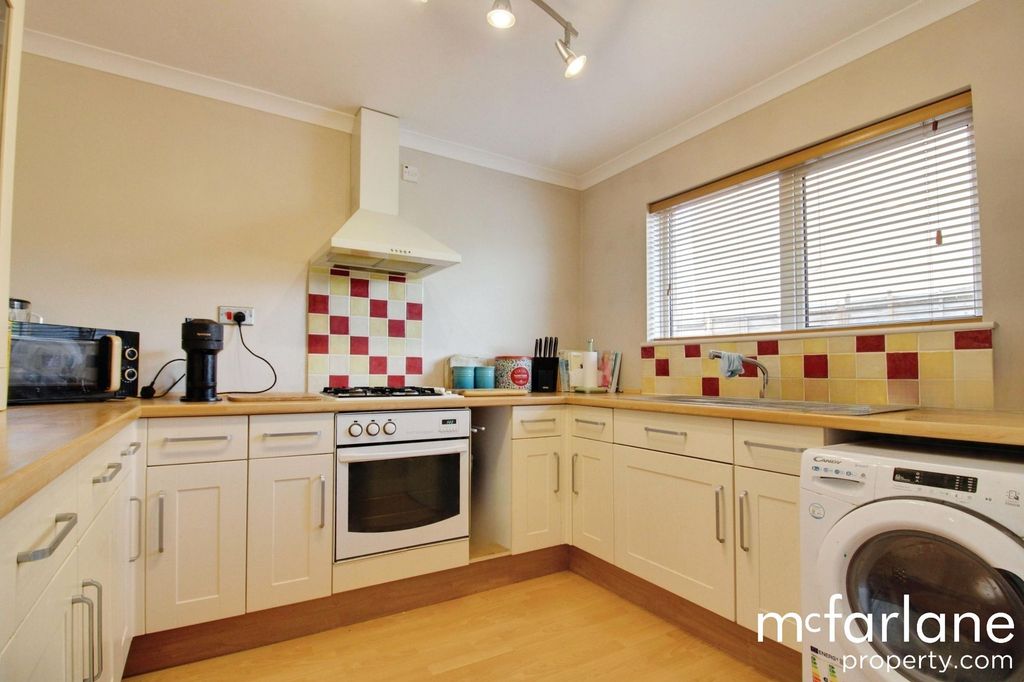 Property photo 3 of 14