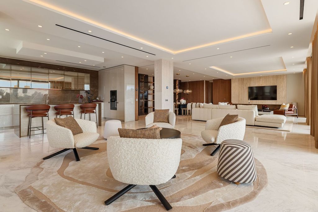 Property photo 2 of 50