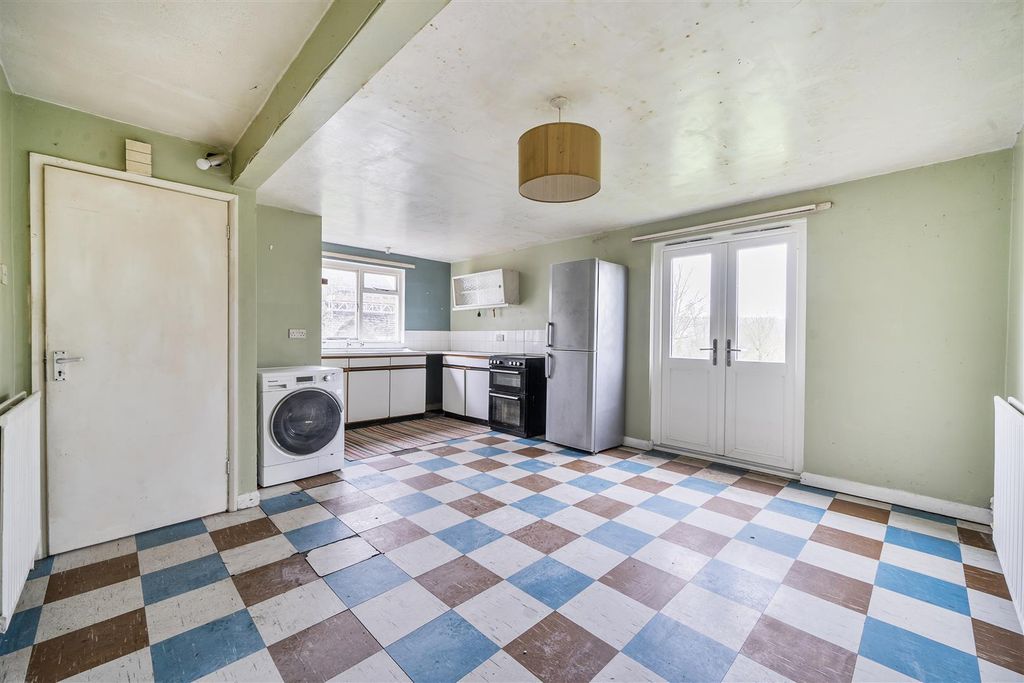 Property photo 3 of 13 Kitchen