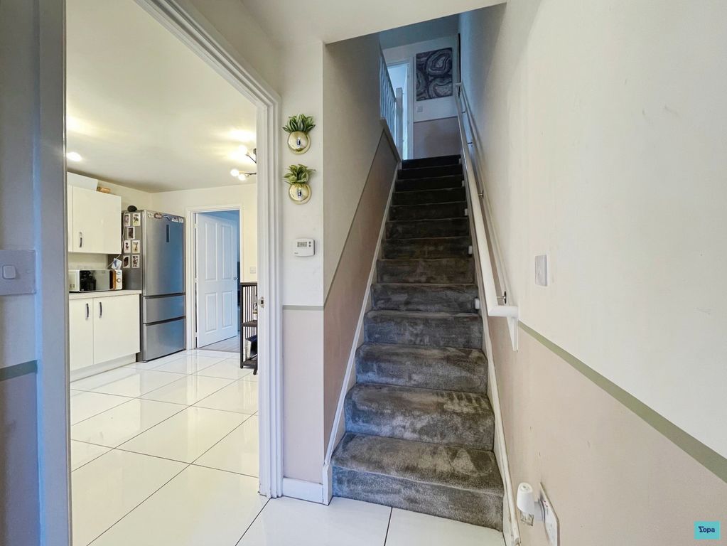 Property photo 2 of 18 8