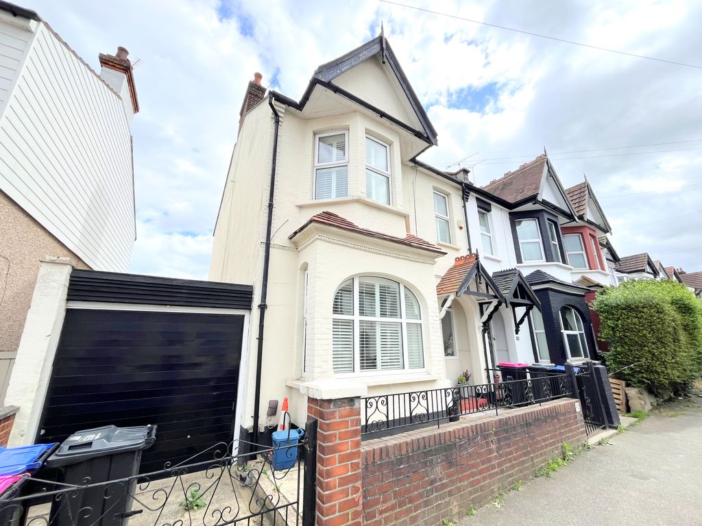 Property photo 1 of 17