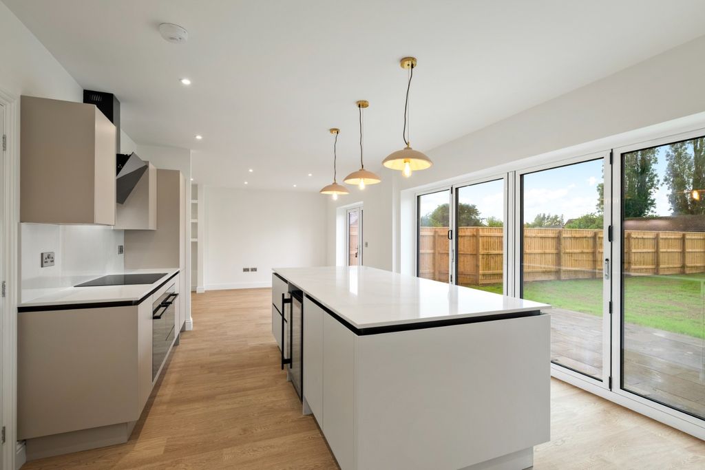 Property photo 2 of 33 5413441