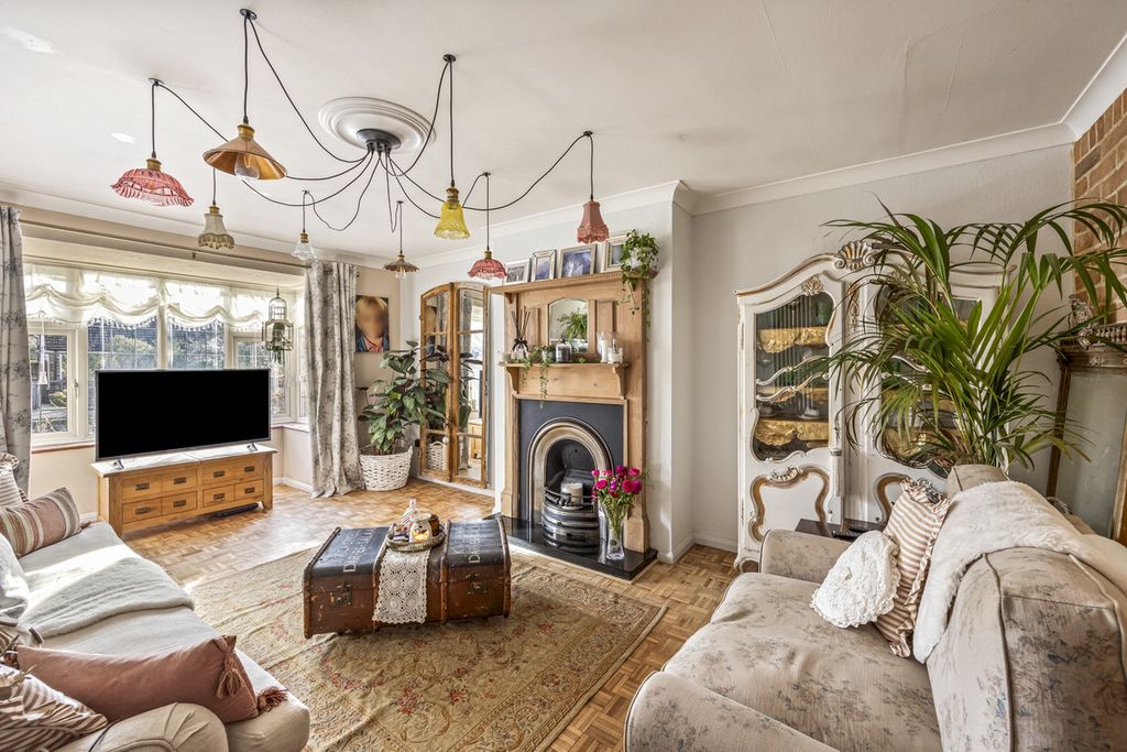 Property photo 2 of 23