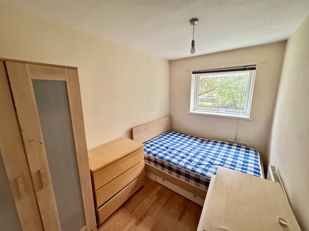 Property photo 3 of 4