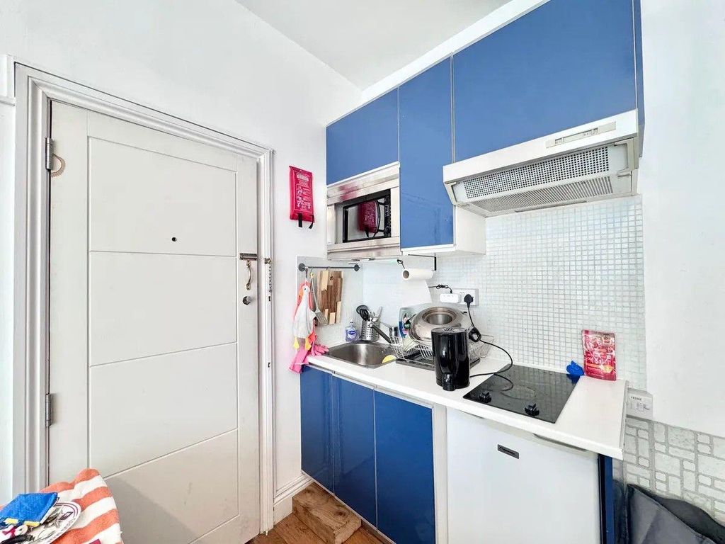 Property photo 3 of 6 3