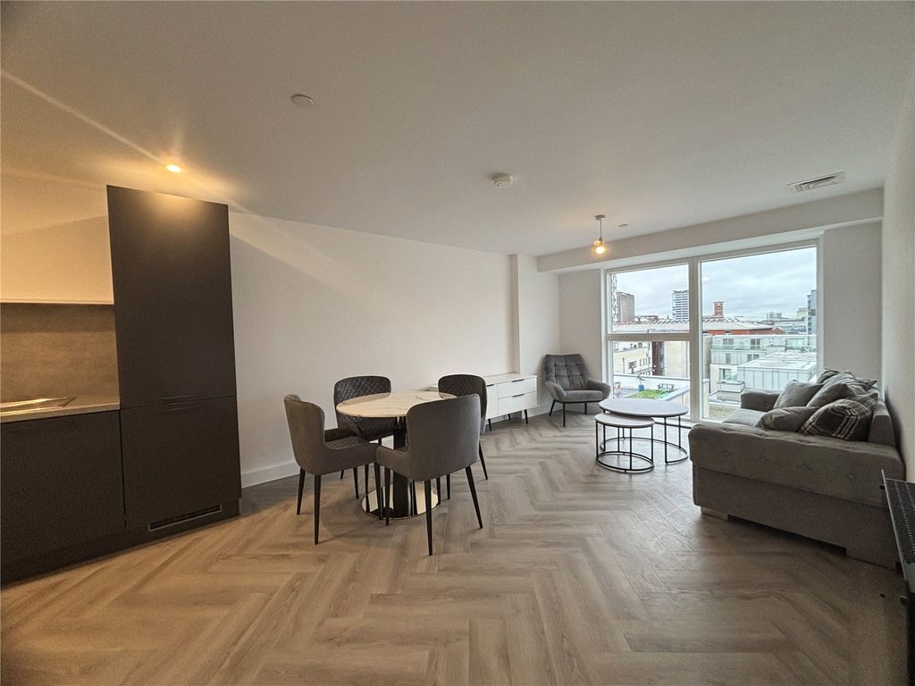 Property photo 2 of 8 Picture No. 12