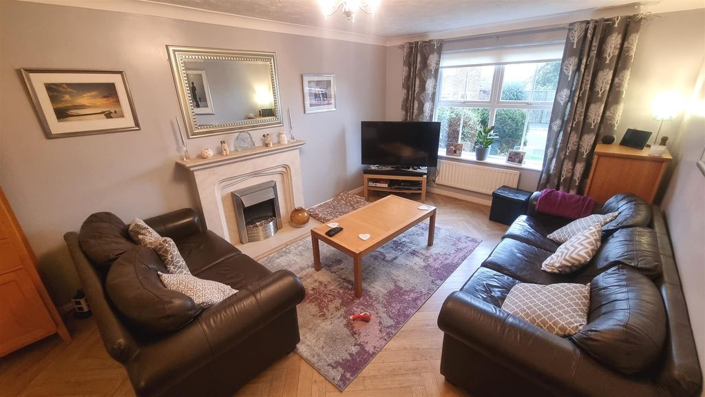 Property photo 3 of 15 Image003.Jpg