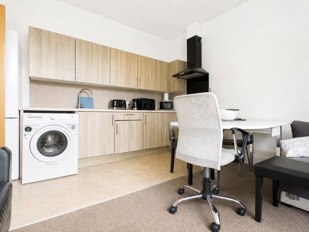 Property photo 1 of 11 House To Rent