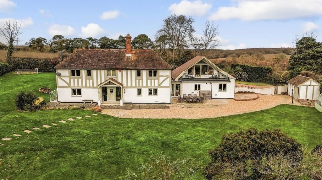 Property photo 1 of 16 Yeoman Main