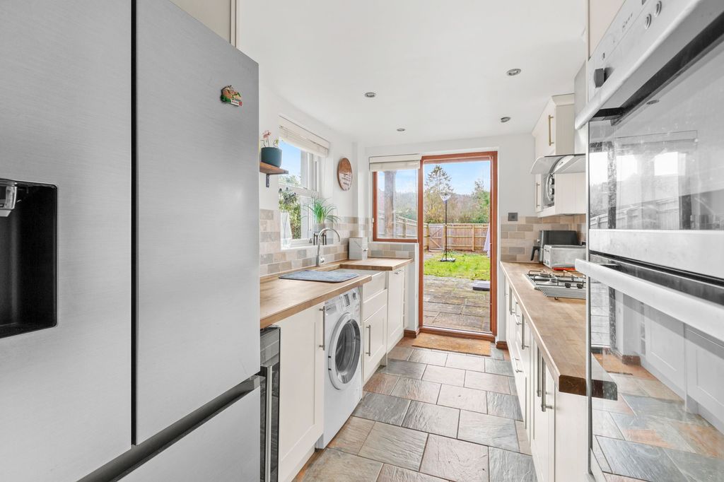 Property photo 3 of 14 Kitchen