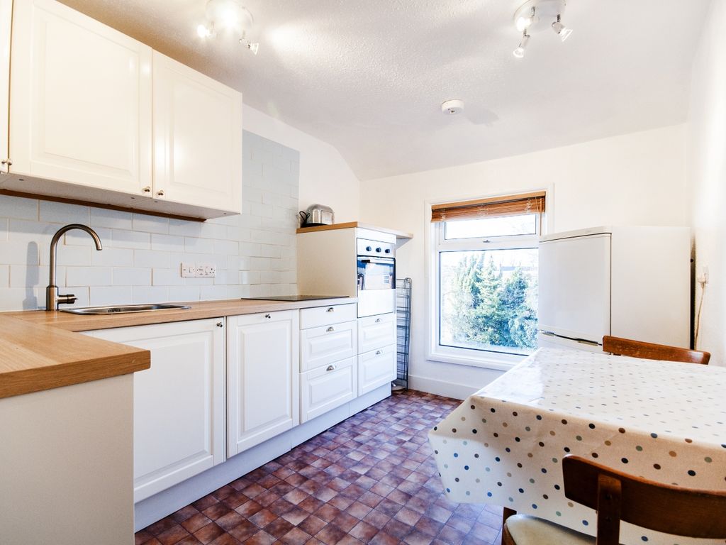 Property photo 3 of 6 Kitchen1