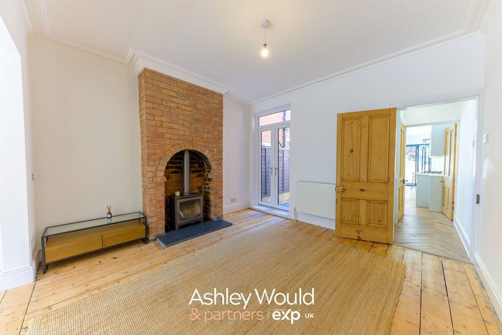 Property photo 3 of 23