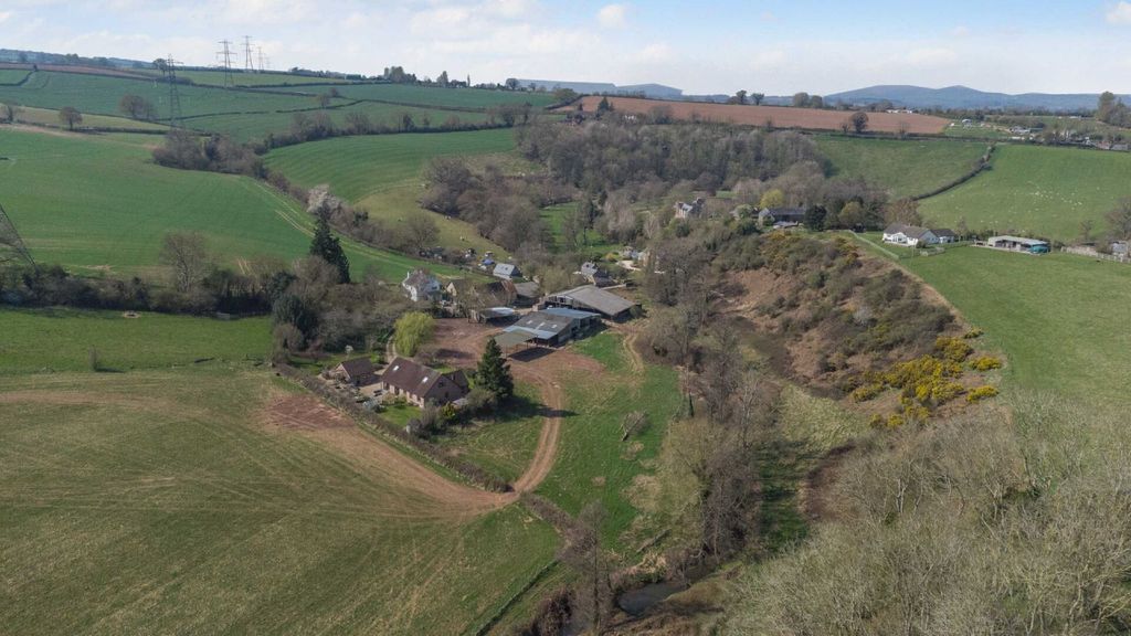 Property photo 2 of 20 P043251_02.Jpg