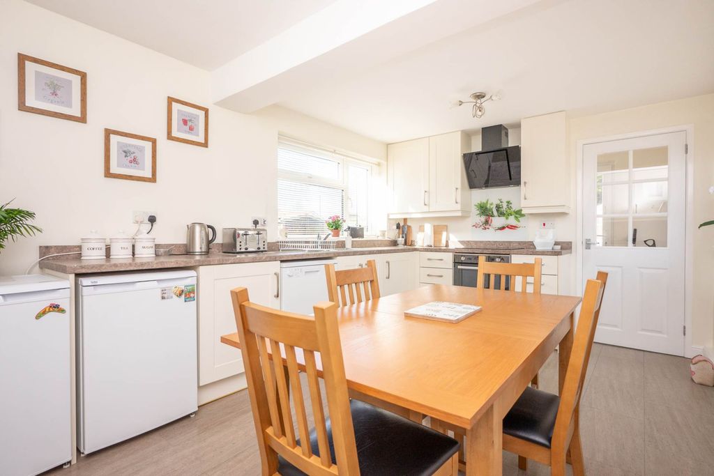 Property photo 3 of 26