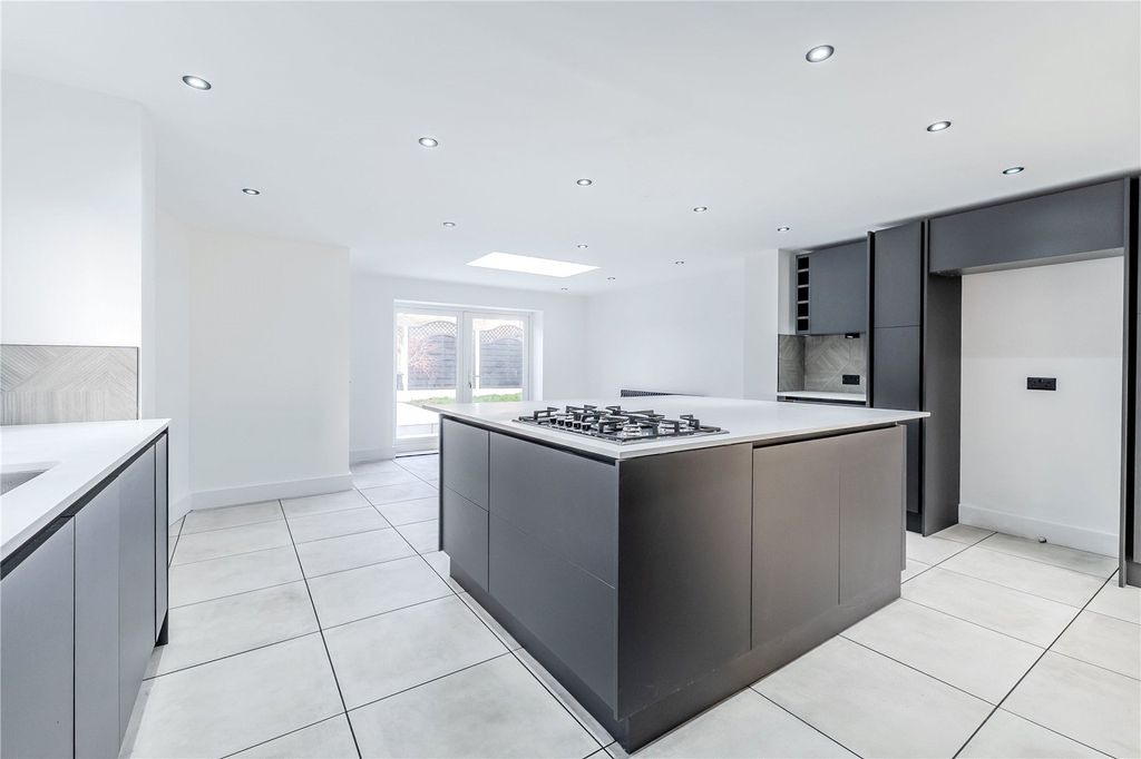 Property photo 2 of 14 Picture No. 07