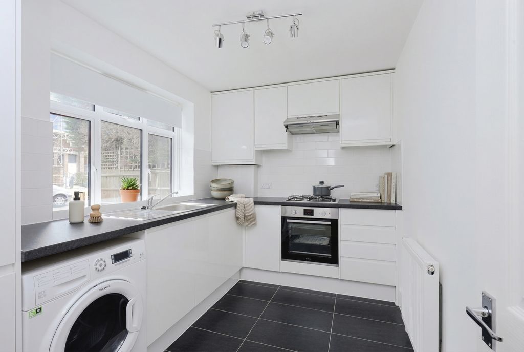 Property photo 3 of 9 Picture No. 22