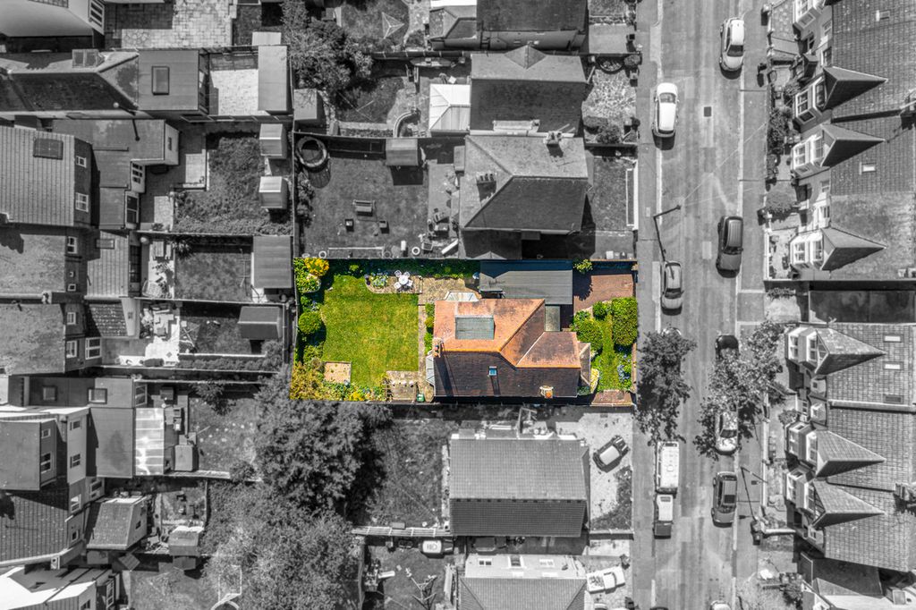 Property photo 1 of 33