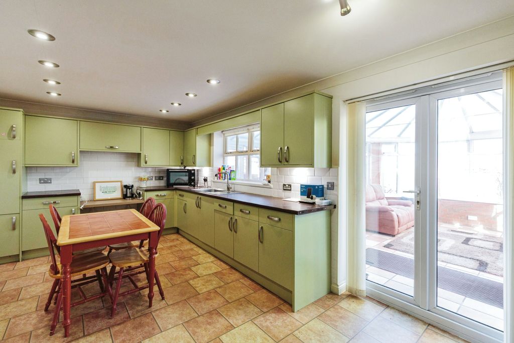 Property photo 1 of 20 Kitchen