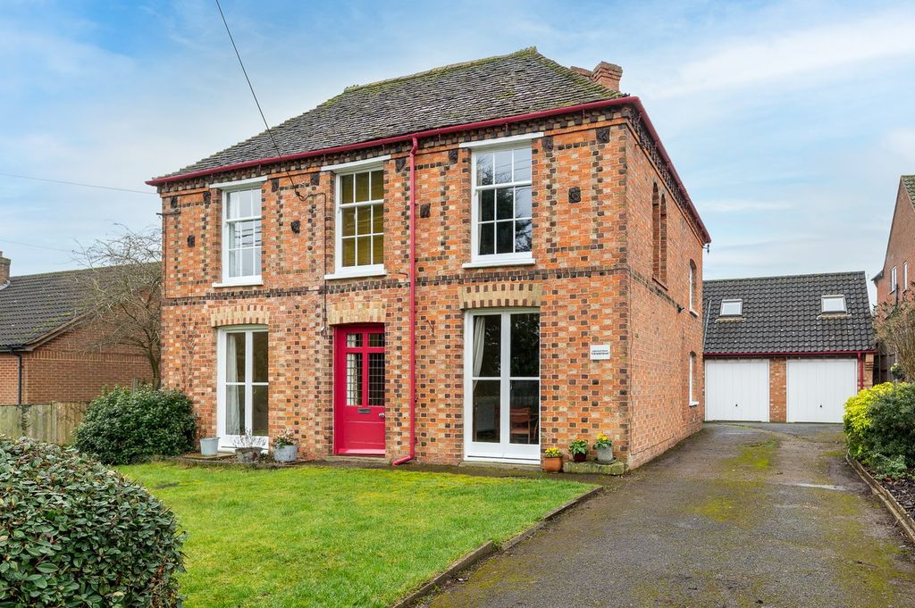 Property photo 1 of 36