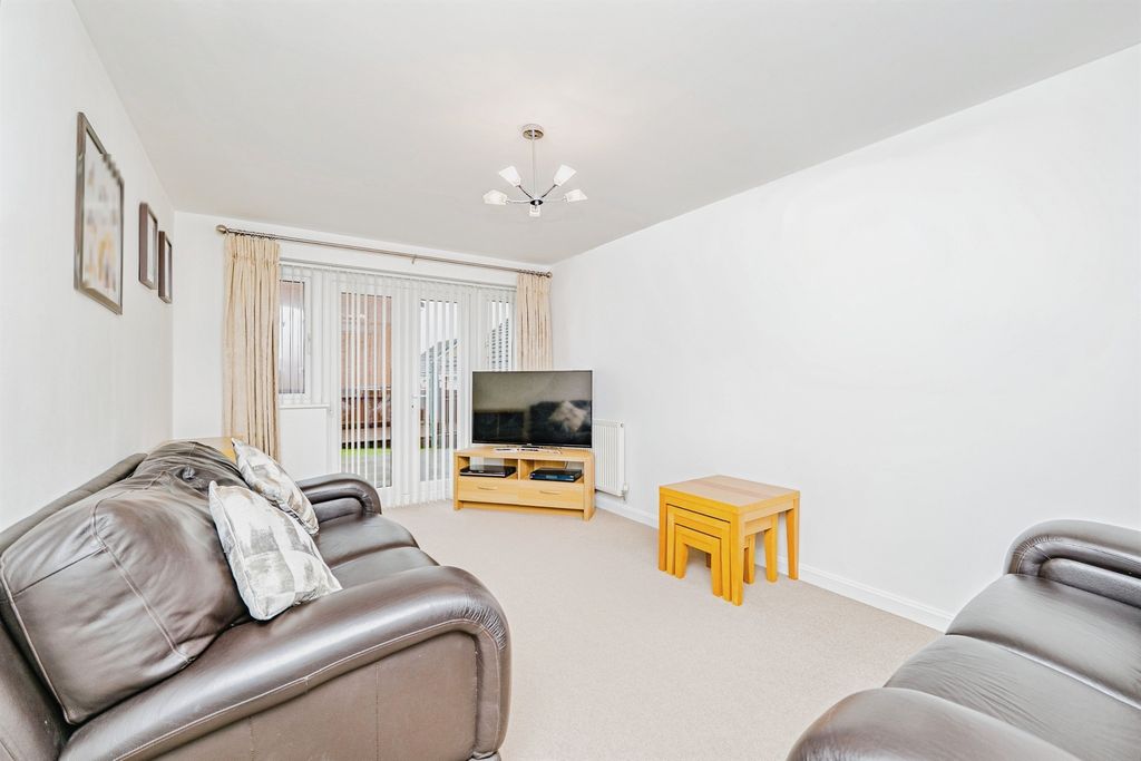 Property photo 2 of 22