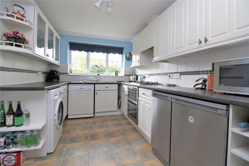 Property photo 2 of 16 Picture No. 21