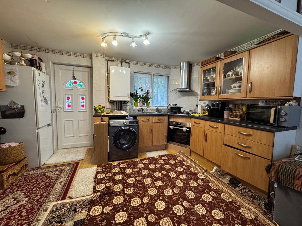 Property photo 3 of 8 Gallery