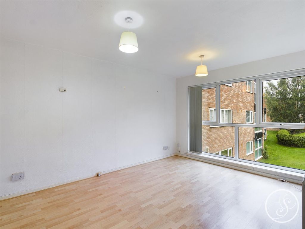 Property photo 2 of 7 Lounge