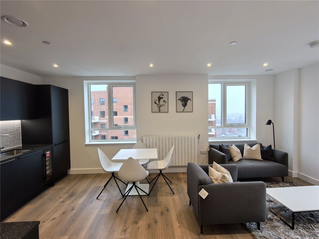 Property photo 2 of 9 Picture No. 12