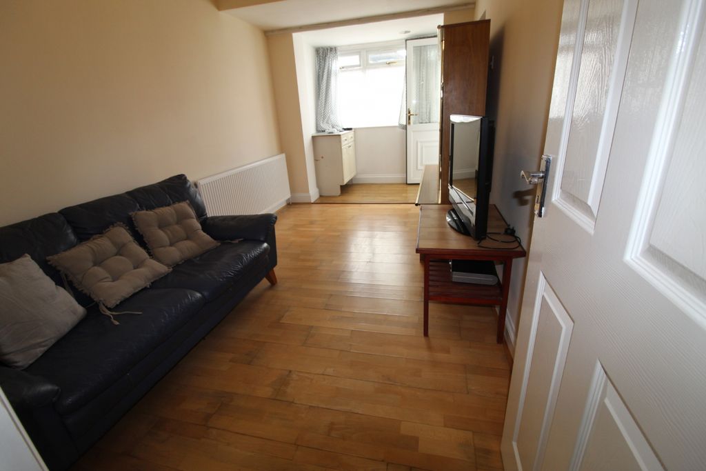 Property photo 2 of 11 Gallery