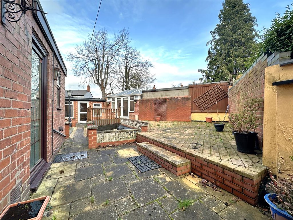 Property photo 3 of 25 Rear Garden 320