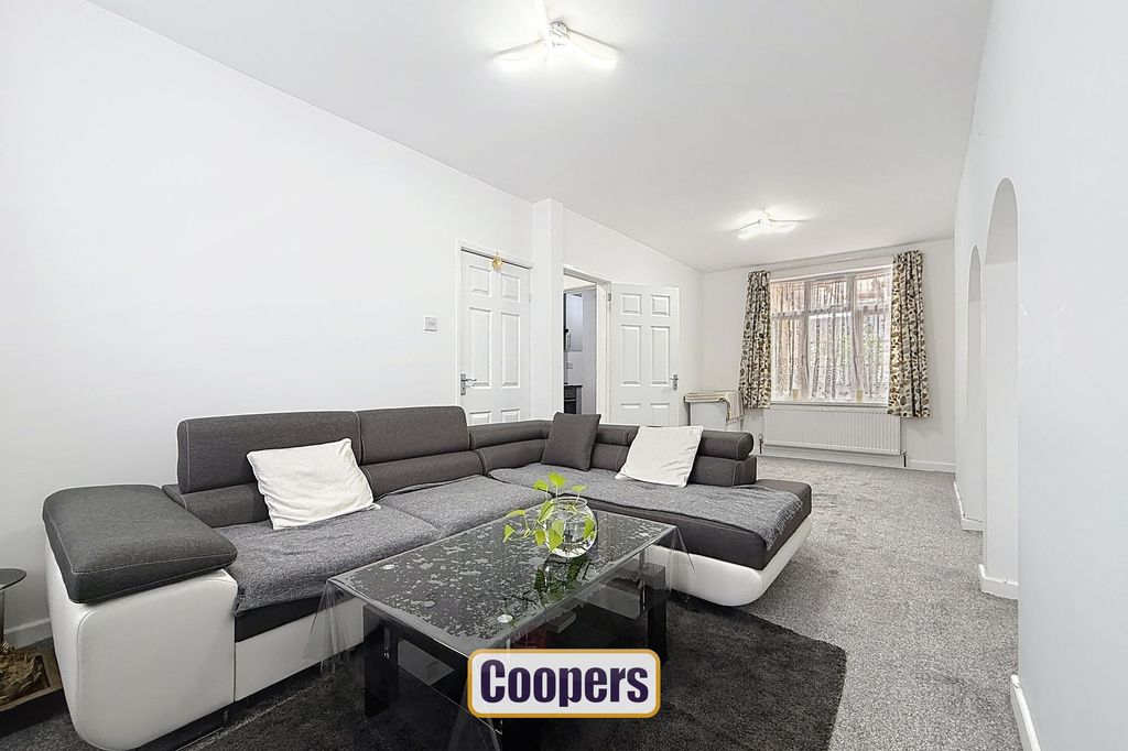 Property photo 3 of 14 Lounge/Dining Room