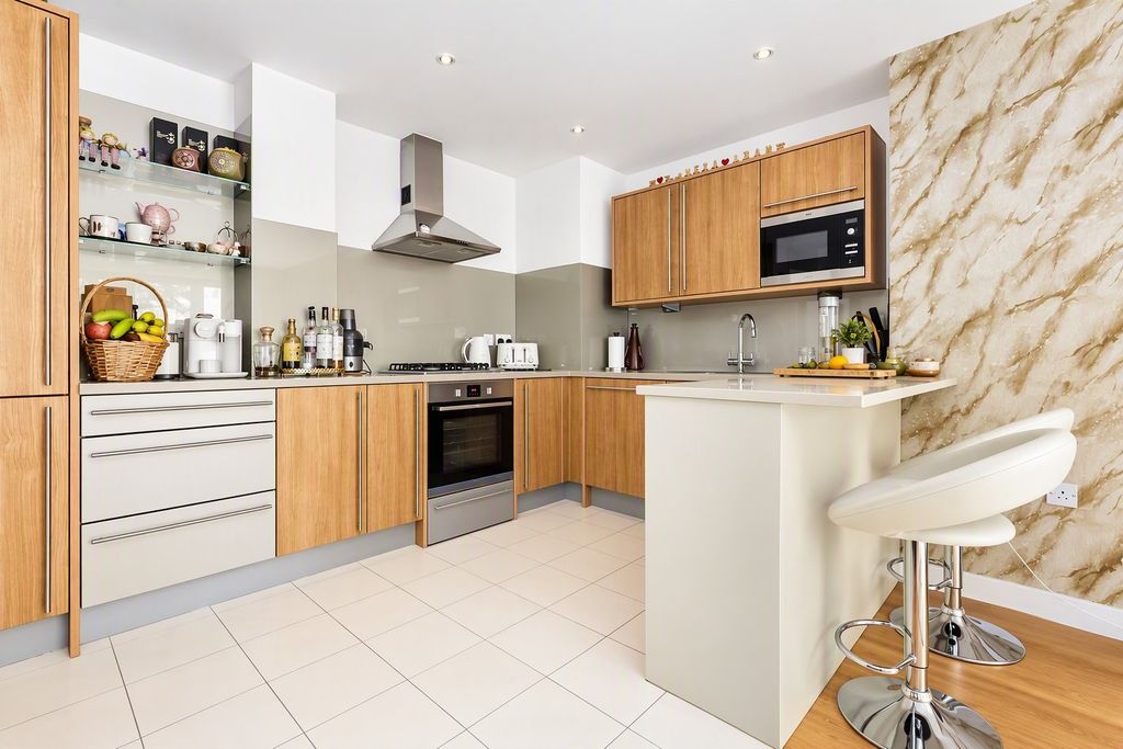 Property photo 3 of 12 Kitchen