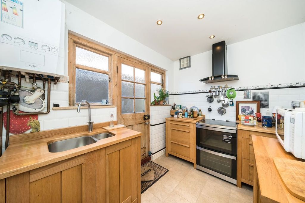 Property photo 3 of 8