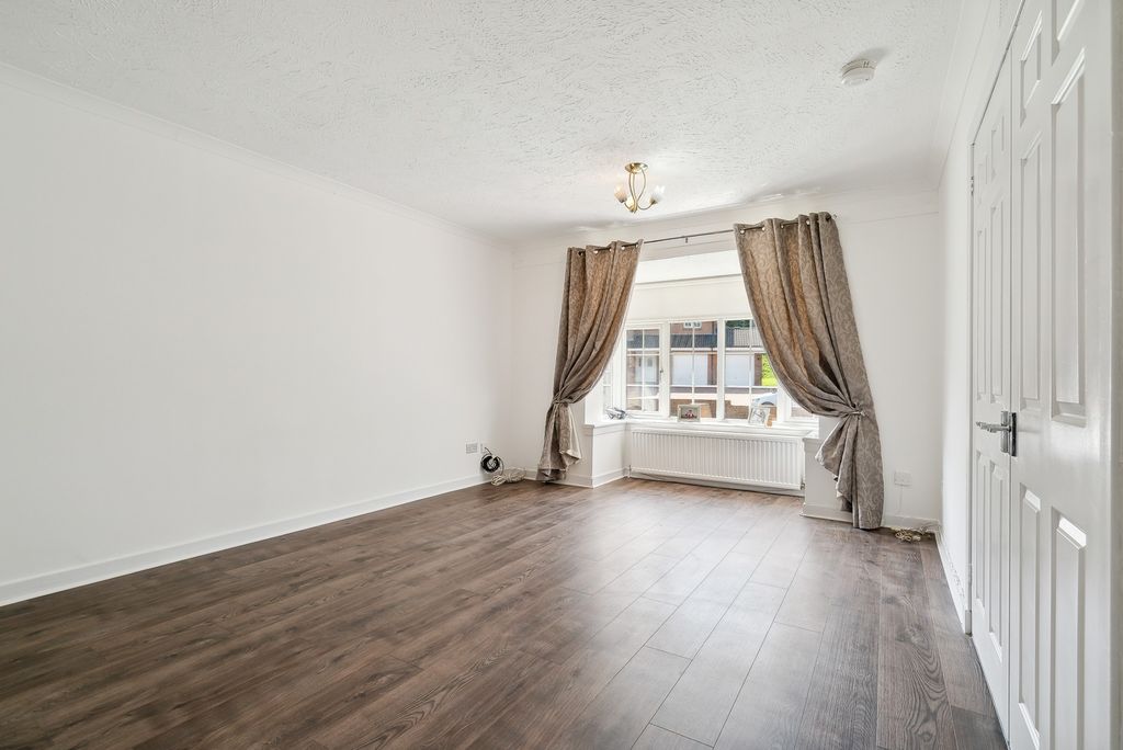 Property photo 2 of 28 2