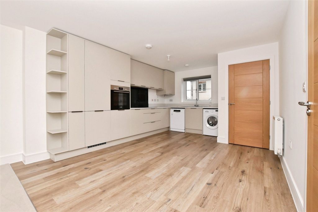 Property photo 3 of 10 Picture No. 08